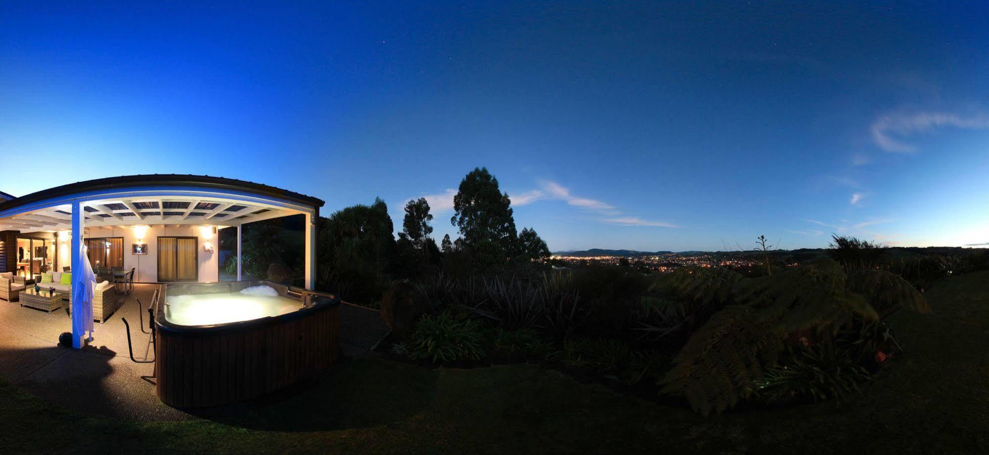 City Lights Boutique Lodge Rotorua Exterior photo